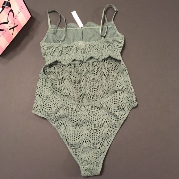 VS Scalloped Lace BodySuit - Green - Picture 5 of 6